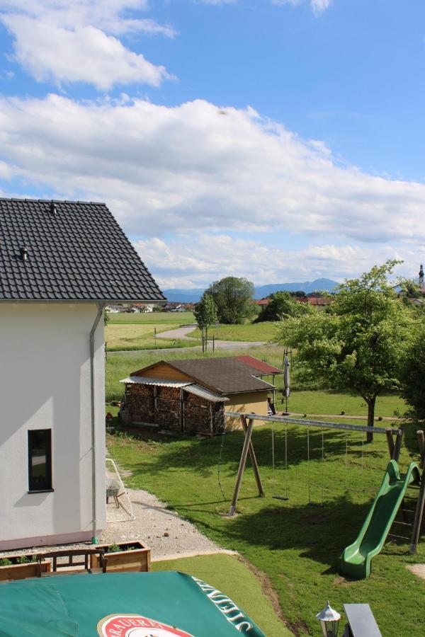 Hotel Garni Austermayer Traunreut Exterior photo